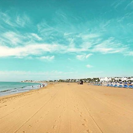 Strand van Puerto del Carmen op Lanzarote