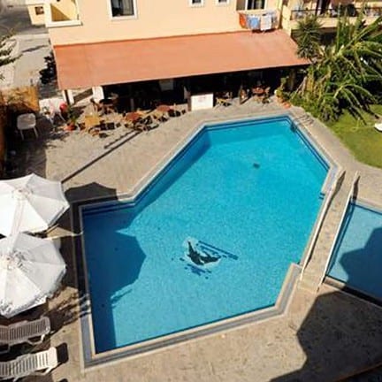 Zwembad van Stavroula Appartementen in Kos-Stad, Griekeland