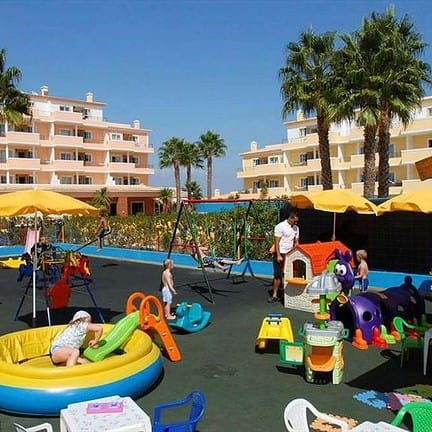 Speelplaats van hotel Vitor's Plaza in Alvor, Portugal