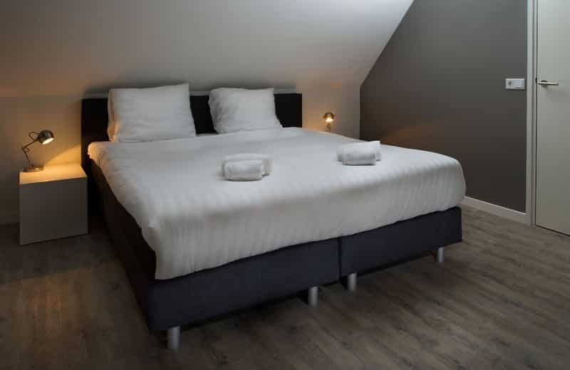Slaapkamer in een villa van villapark Duinzicht in Ouddorp, Zuid-Holland