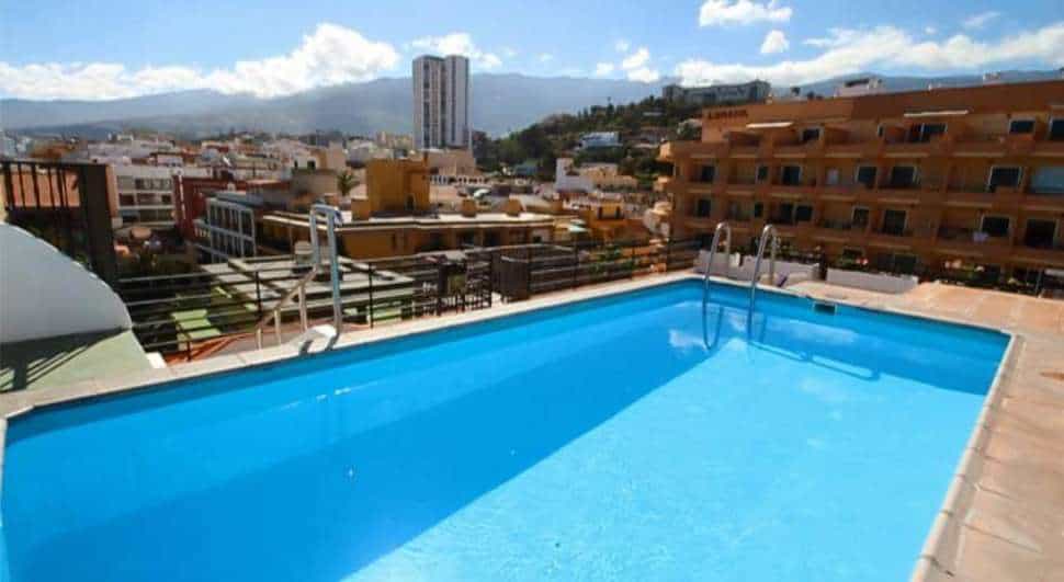 Zwembad van hotel tropical en appartementen park plaza op Tenerife