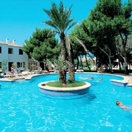 Zwembad van Las Brisas I en II in Cala 'n Bosch, Menorca