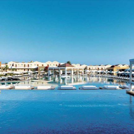 Zwembaden van Pelagos Suites Hotel in Kos-Stad, Kos