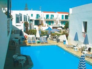 Zwembad van appartementen Castelli in Panormos, Kreta