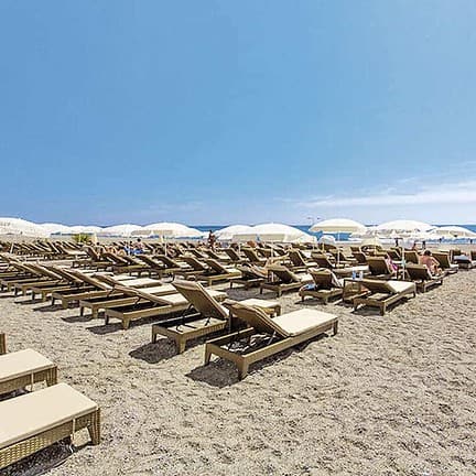 Strand van Hotel Michell & Spa in Alanya, Turkije