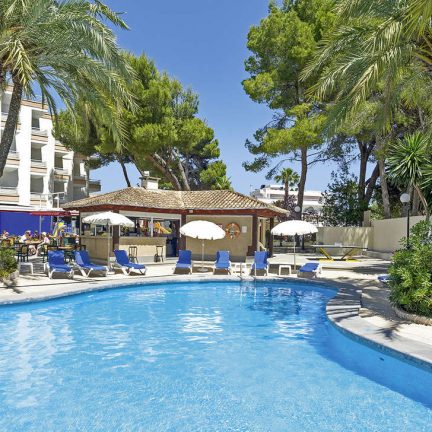 Zwembad van Appartementen HSM Lago Park in Playa de Muro, Mallorca
