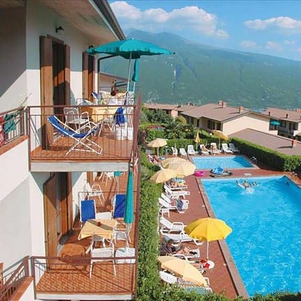 Zwembad van Appartementen Primera Rompala in Tignale, Italië