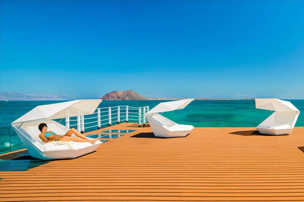 Loungebedden Gran Hotel Atlantis Bahia Real in Corralejo, Fuerteventura