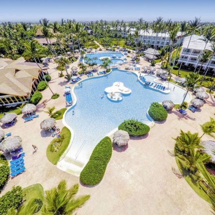 Zwembad van VIK Hotel Arena Blanca in Punta Cana, Dominicaanse Republiek
