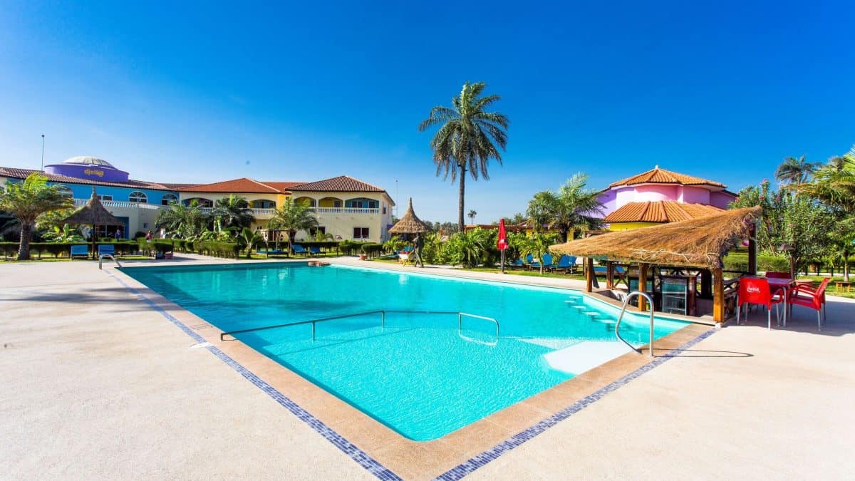 Zwembad van Hotel Djeliba in Kololi, Gambia