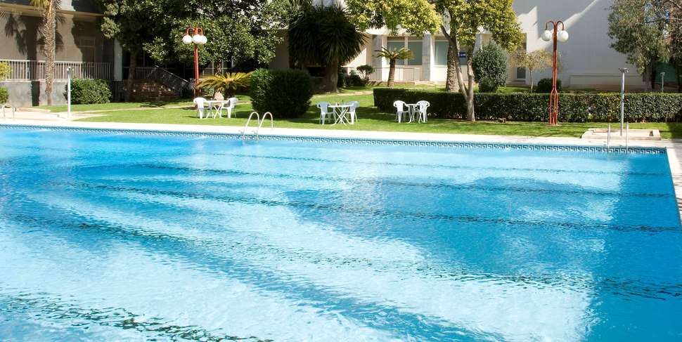 Zwembad van  Hotel Medium Valencia in Spanje