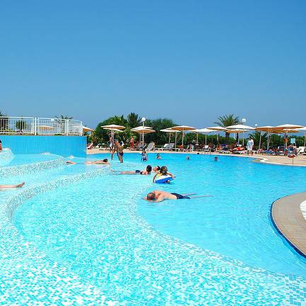 Zwembad van El Mouradi Palm Marina in Port el Kantaoui, Tunesië