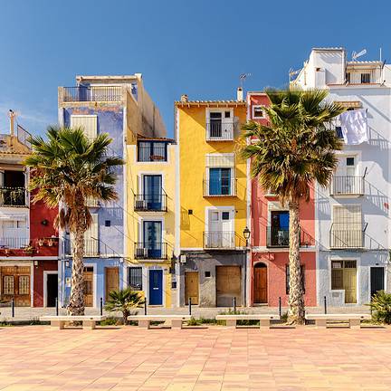 Kleurrijke huizen in Villajoyosa, Spanje