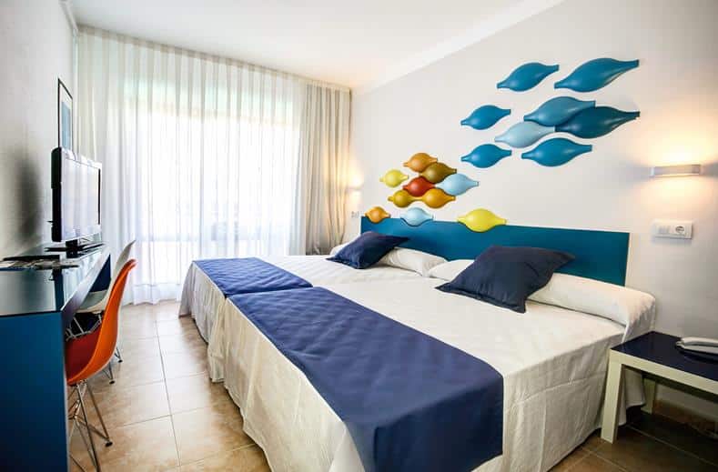 Hotelkamer van Hotel Evenia Olympic Park in Lloret de Mar, Spanje