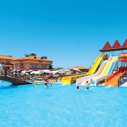 Zwembad van Eftalia Holiday Village in Alanya, Turkije