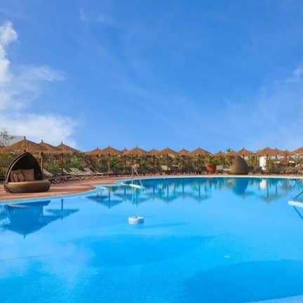 Zwembad van Melia Llana in Santa Maria, Kaapverdië