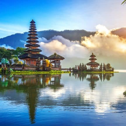 pura ulun danu bratan tempel op bali in Indonesie