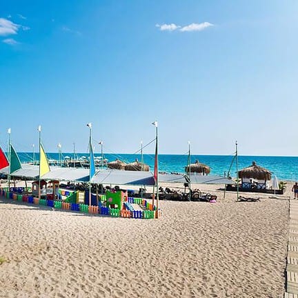 Strand van Limak Lara in Antalya, Turkije