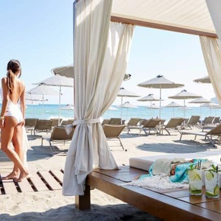 Strand van Minoa Palace Resort en Spa in Platanias, Kreta