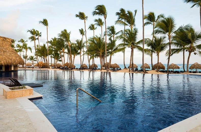 Zwembad van Hotel Royalton Punta Cana in Punta Cana, Dominicaanse Republiek