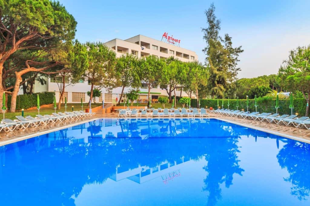 Zwembad van Alpinus Hotel Algarve in Albufeira, Portugal