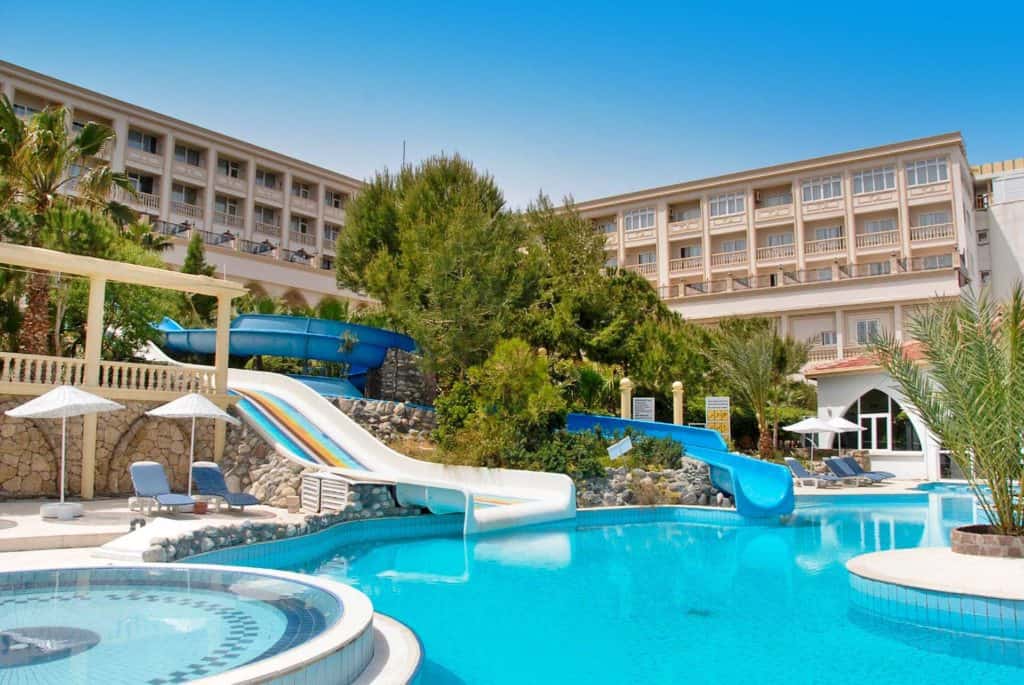 Zwembad van Oscar Resort in Kyrenia, Cyprus
