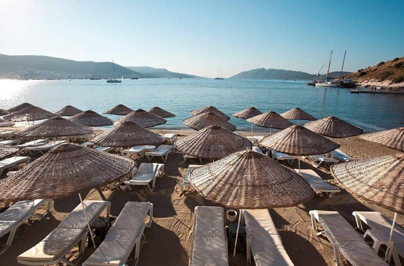 Strand van Salmakis Beach Resort en Spa in Bodrum, Turkije