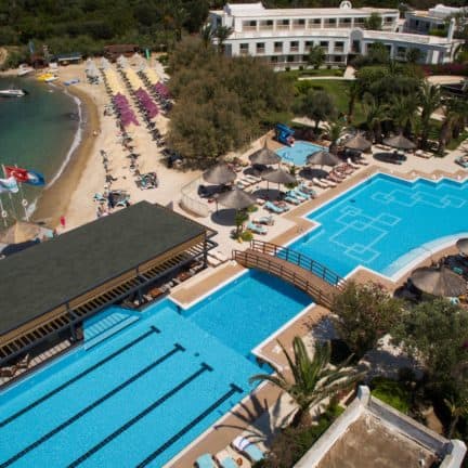 Zwembad van Hotel Samara in Torba, Turkije