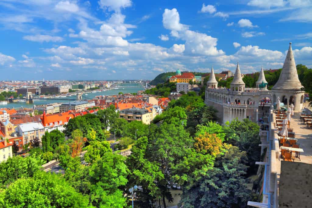Uitzicht over Boedapest vanaf het Vissersbastion in Boedapest, Hongarije
