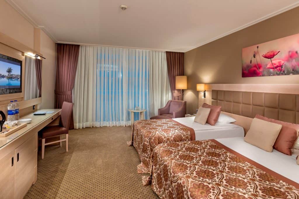 Hotelkamer van Miracle Resort in Lara Beach, Turkse Rivièra, Turkije