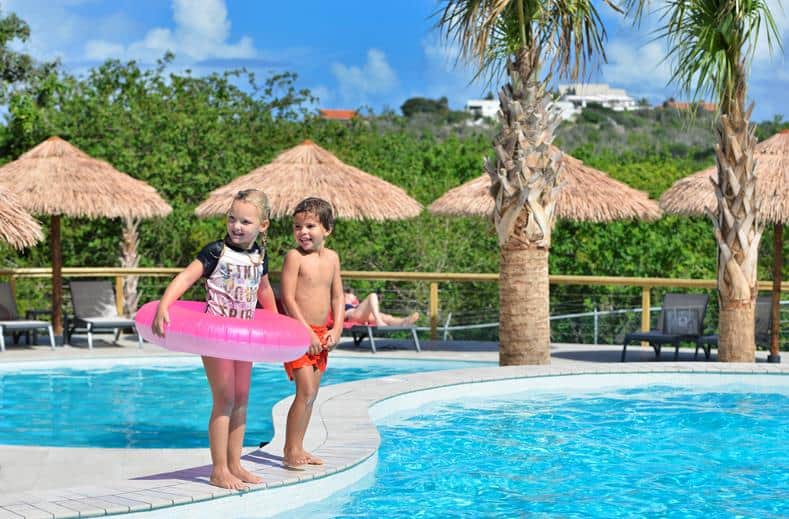 Kinderen van Morena Eco Resort in Jan Thiel Baai, Curaçao, Curaçao