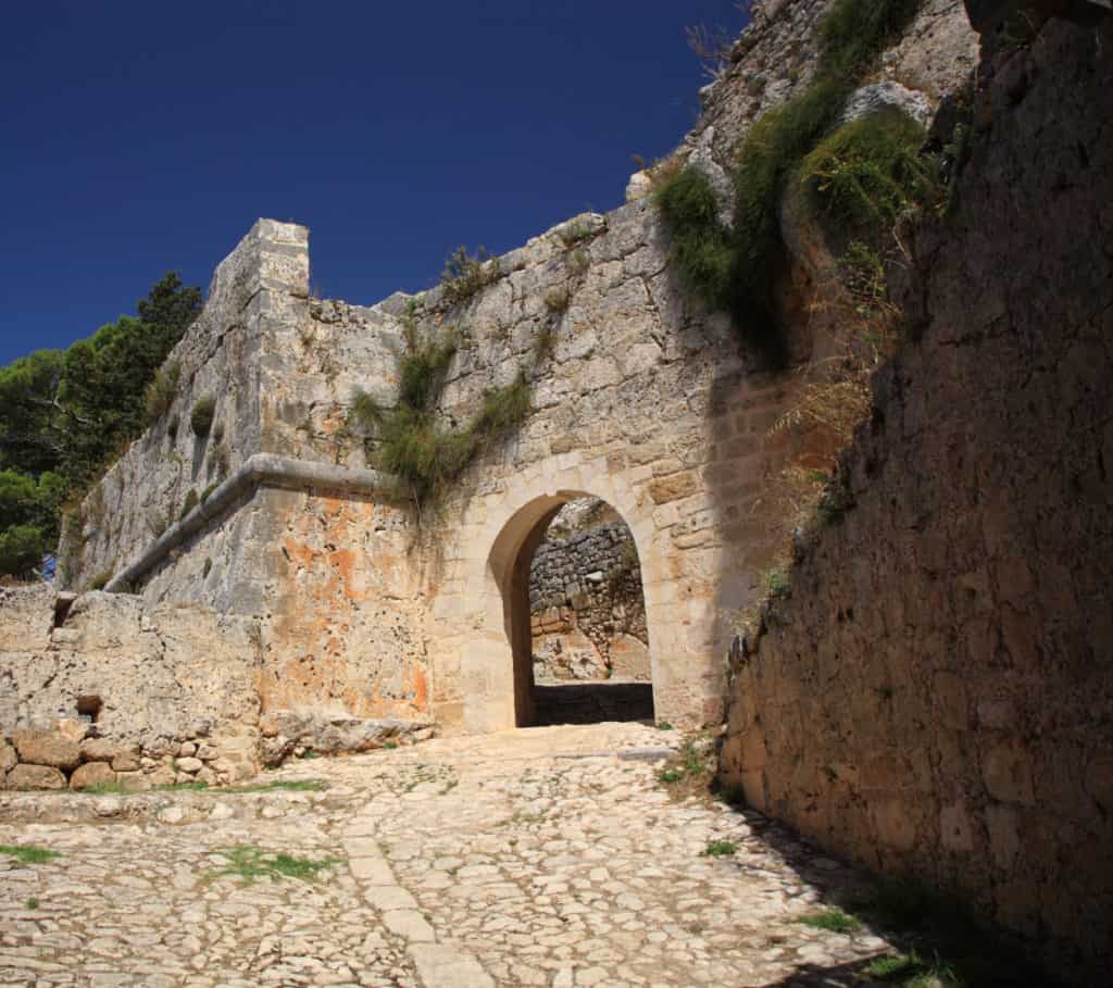 Ayios Georgios of Saint George kasteel op Kefalonia in griekenland