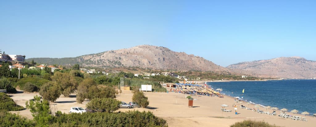 Strand van Kiotari op Rhodos in Griekenland