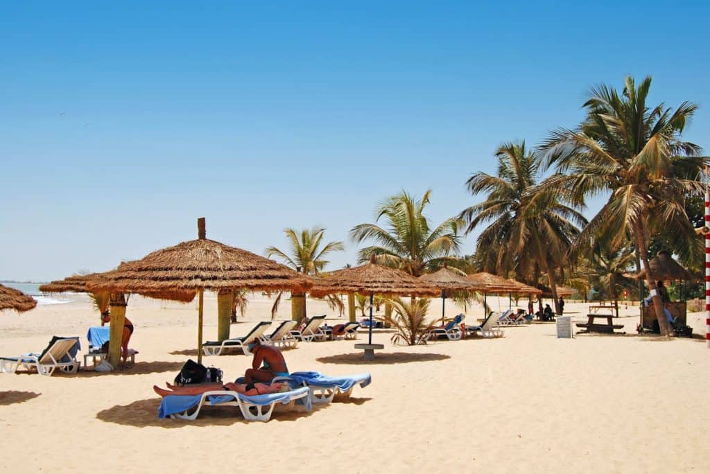 Strand van Sun Beach in Bakau, Western, Gambia