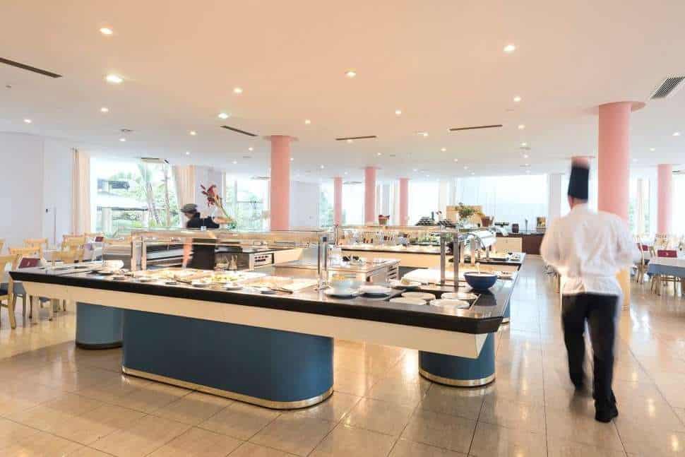 Buffetrestaurant van Tropic Garden Hotel Apartments in Santa Eulalia del Río, Ibiza, Spanje