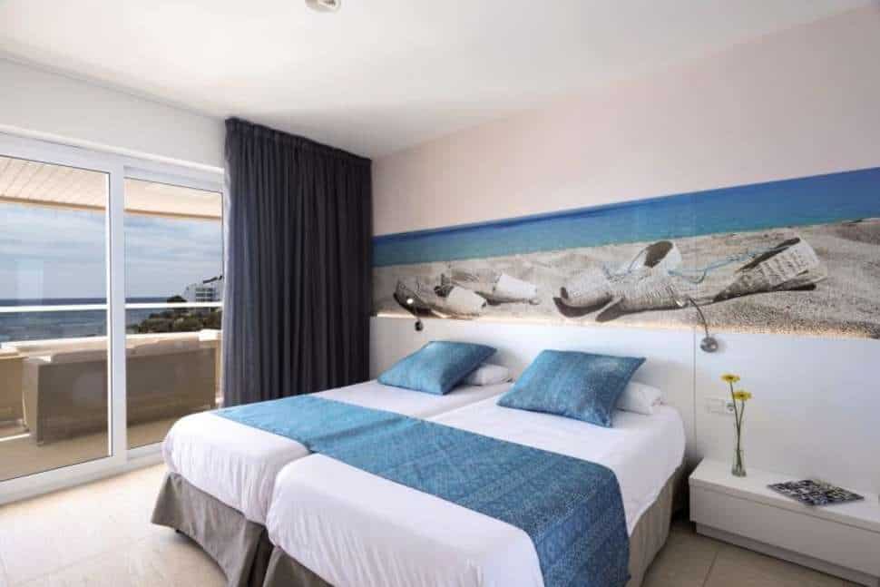 Hotelkamer van Tropic Garden Hotel Apartments in Santa Eulalia del Río, Ibiza, Spanje