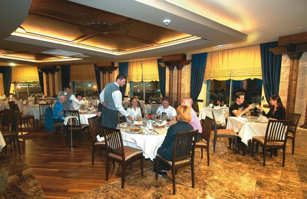 Restaurant van Royal Wings in Lara Beach, Turkse Rivièra, Turkije