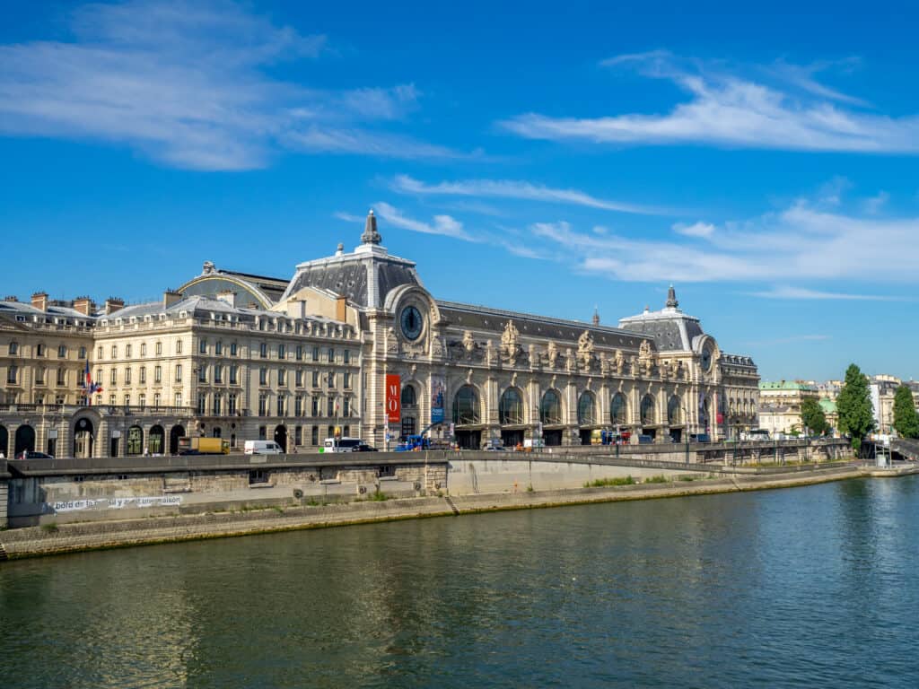 Uitzicht op het Musée d’orsay in Parijs, Frankrijk