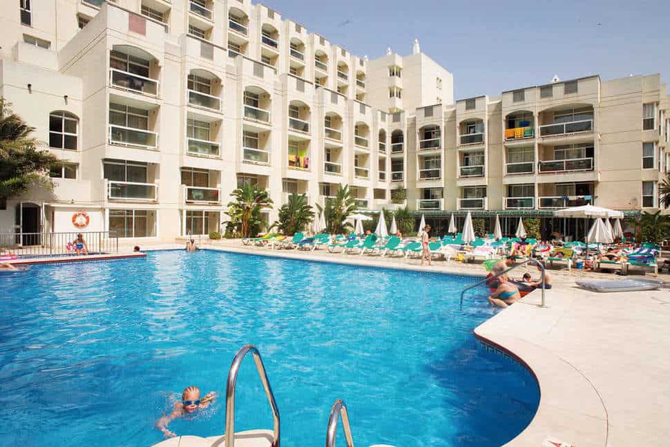Zwembad van Appartementen Bajondillo in Torremolinos, Costa del Sol, Spanje