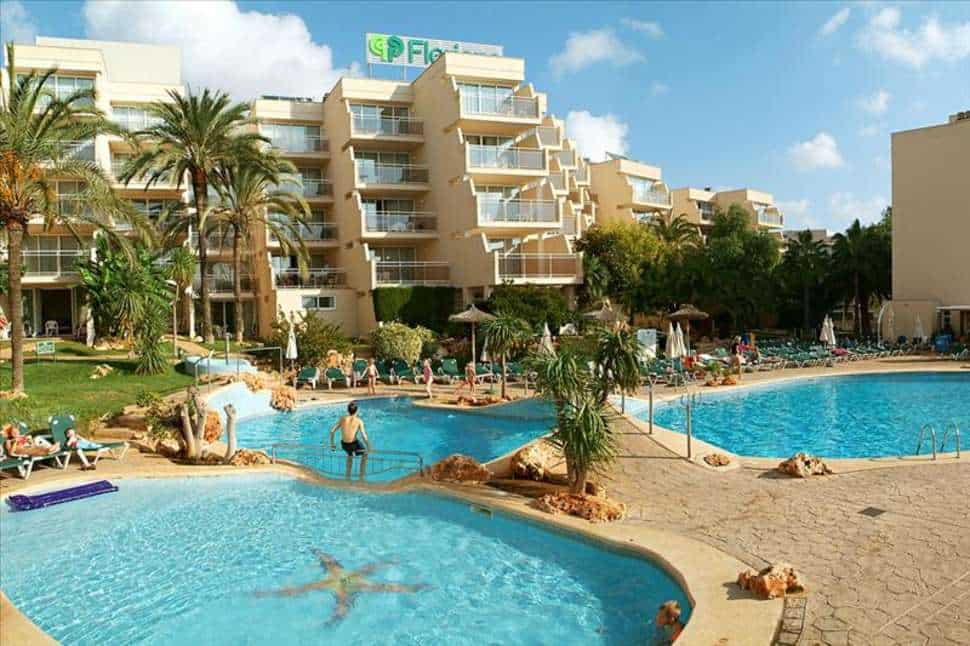 Zwembad van Protur Floriana Resort in Cala Millor, Mallorca, Spanje