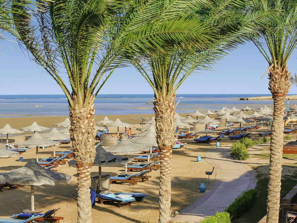 Strand van Sentido Oriental Dream Resort in Marsa Alam, Rode Zee, Egypte