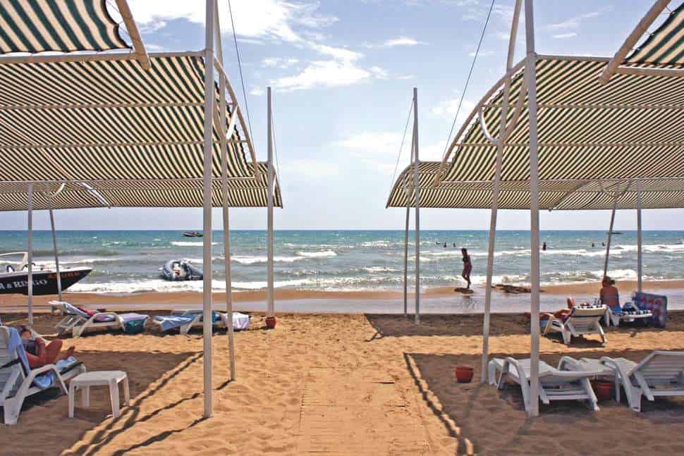 Strand van Sunis Kumkoy Beach Resort & Spa in Side, Turkse Rivièra, Turkije