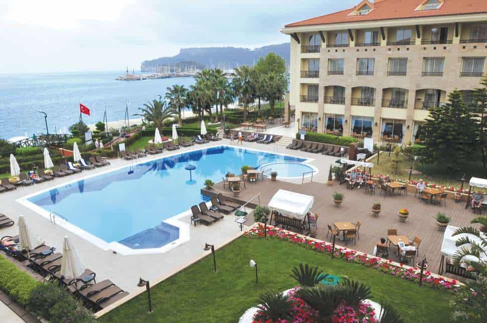 Zwembad van Fame Residence Kemer & Spa in Kemer, Turkse Rivièra, Turkije