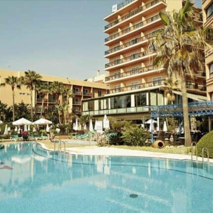 Zwembad van Hotel Amaragua in Torremolinos, Costa del Sol, Spanje