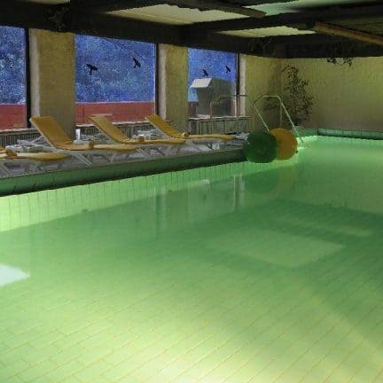 Zwembad van Hotel Lochmühle in Mayschoß, Rijnland-Palts, Duitsland