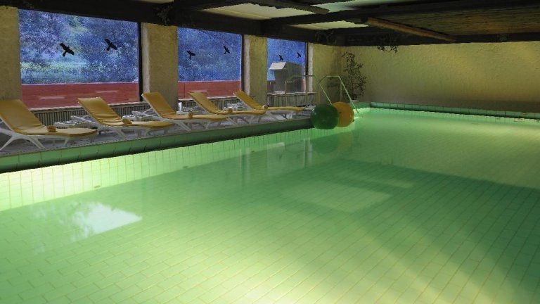 Zwembad van Hotel Lochmühle in Mayschoß, Rijnland-Palts, Duitsland
