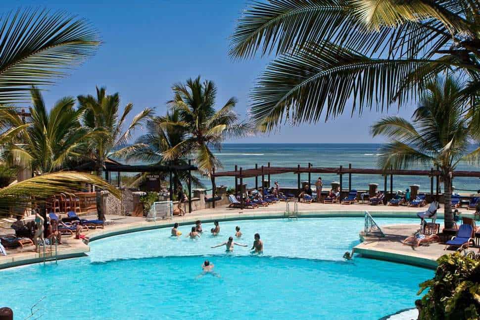 Zwembad van Leopard Beach Resort & Spa in Diani Beach, Kwale, Kenia