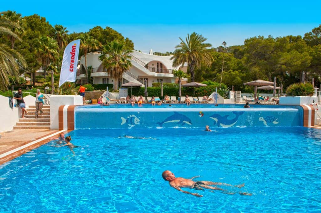 Zwembad van Marble Stella Maris Ibiza in Cala Gracio, Ibiza, Spanje