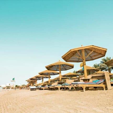 Strand van Sunrise Royal Makadi Aqua Resort in Hurghada, Rode Zee, Egypte