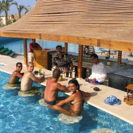 Poolbar van Brayka Bay Resort in Marsa Alam, Rode Zee, Egypte